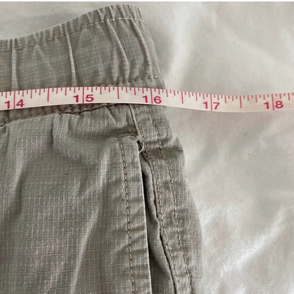 Vuori Taupe/Khaki Womenβs Ripstop Pant, Size M - Picture 7 of 13